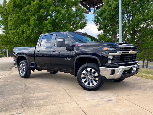 Used 2024 Chevrolet Silverado 2500 LT w/ Texas Edition image 1