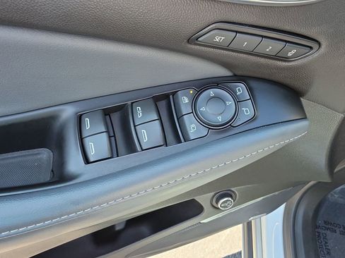 Used 2024 Buick Enclave Premium FWD image 13