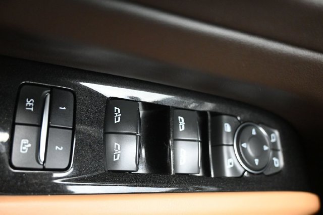 Used 2022 Cadillac Escalade ESV Sport w/ LPO, ONYX Package AWD/4WD image 30