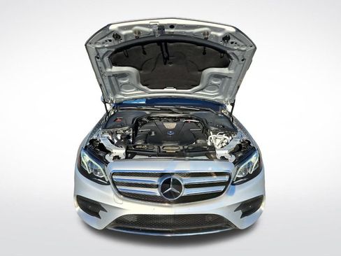 Used 2020 Mercedes-Benz E 450 E 450 w/ Driver Assistance Package image 17
