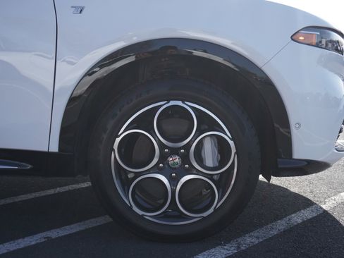 Used 2024 Alfa Romeo Tonale Ti image 14