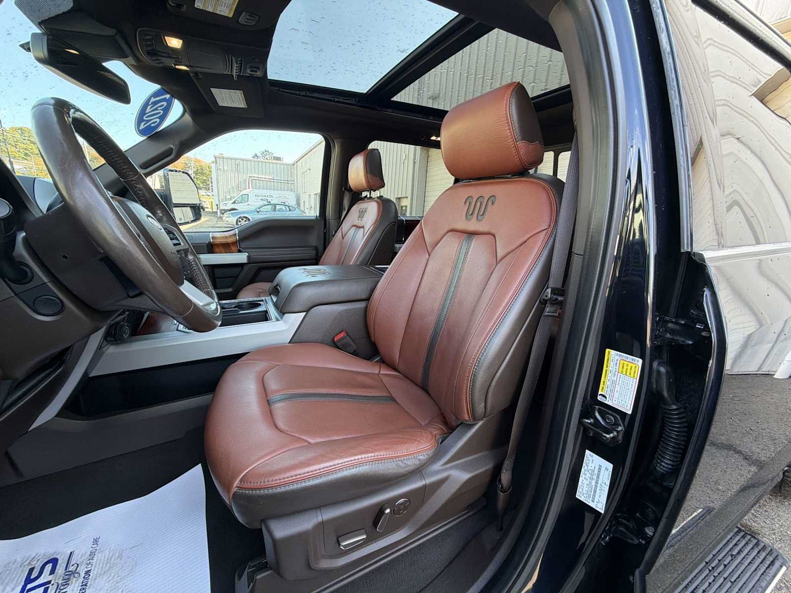 Used 2021 Ford F350 King Ranch w/ King Ranch Ultimate Package AWD/4WD image 13