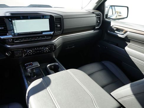 Used 2024 Chevrolet Silverado 1500 LT Trail Boss w/ LT Trail Boss Premium Package image 23