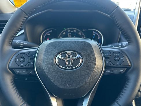 Used 2025 Toyota RAV4 XLE image 27