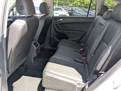 Used 2022 Volkswagen Tiguan SE AWD/4WD image 31