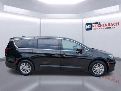 Used 2024 Chrysler Pacifica Touring-L