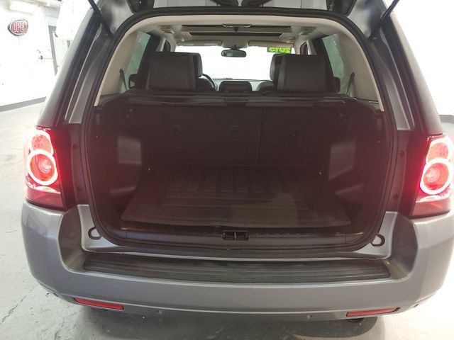 Used 2015 Land Rover LR2 AWD/4WD image 24