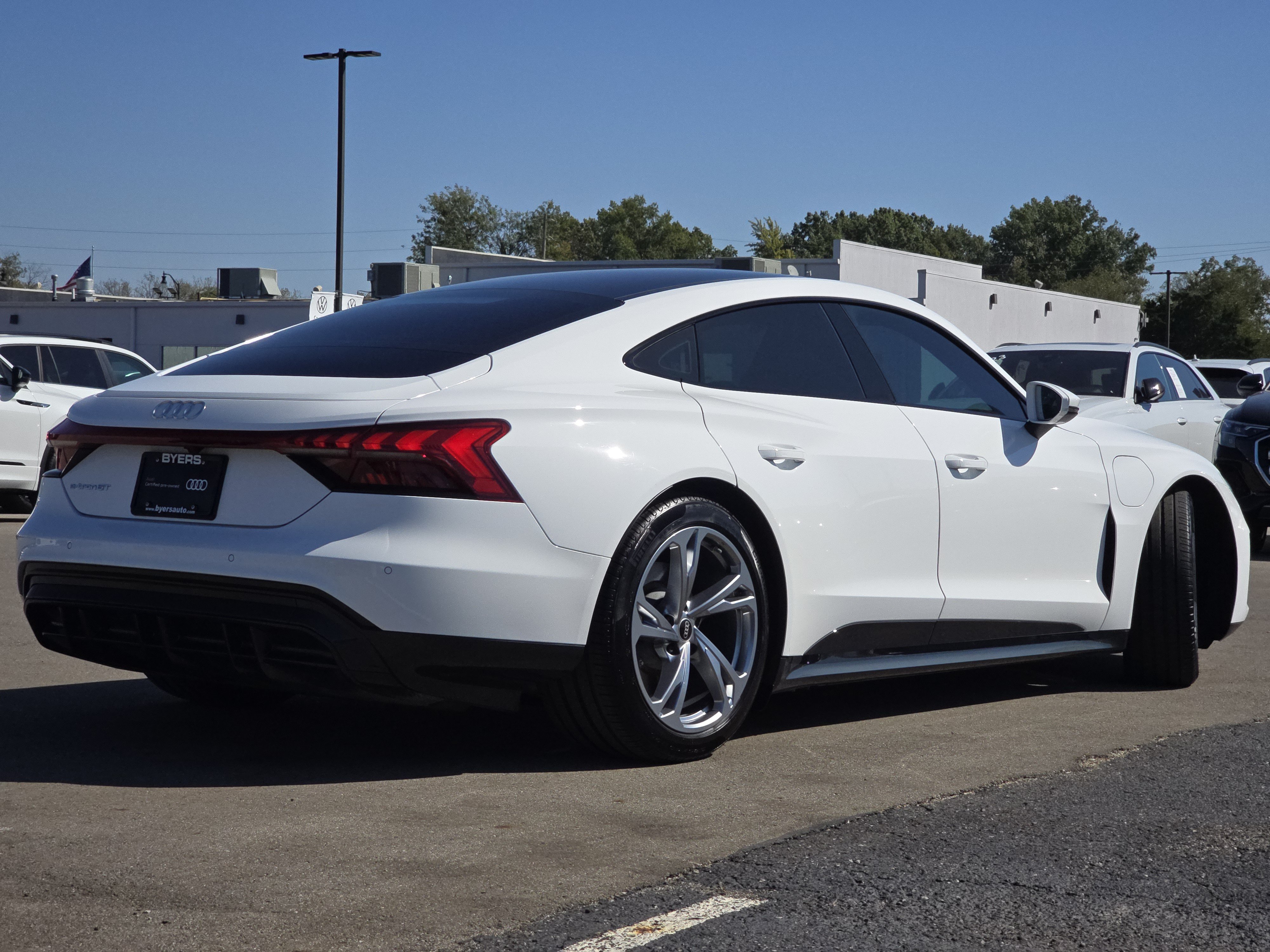 Certified 2022 Audi e-tron GT Premium Plus AWD/4WD image 7