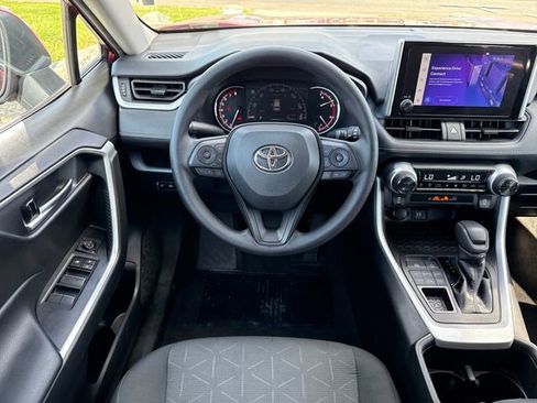 Used 2023 Toyota RAV4 XLE AWD/4WD image 17