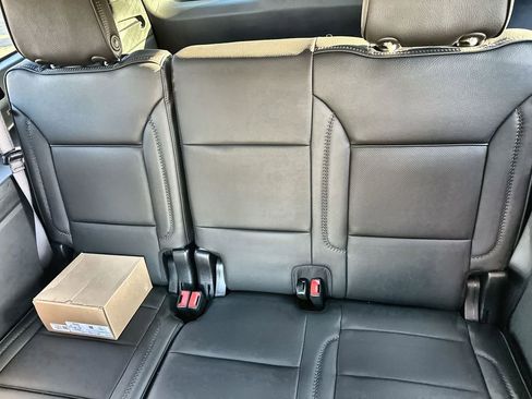 Used 2026 GMC Yukon XL Denali w/ Denali Reserve Package RWD image 18