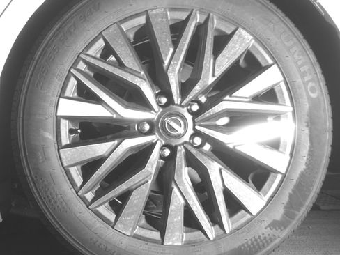 Used 2025 Nissan Altima 2.5 SV FWD image 17