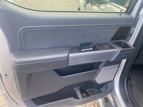 Used 2022 Ford F150 Lariat image 12