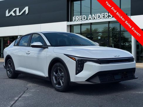 New 2025 Kia K4 LXS image 1