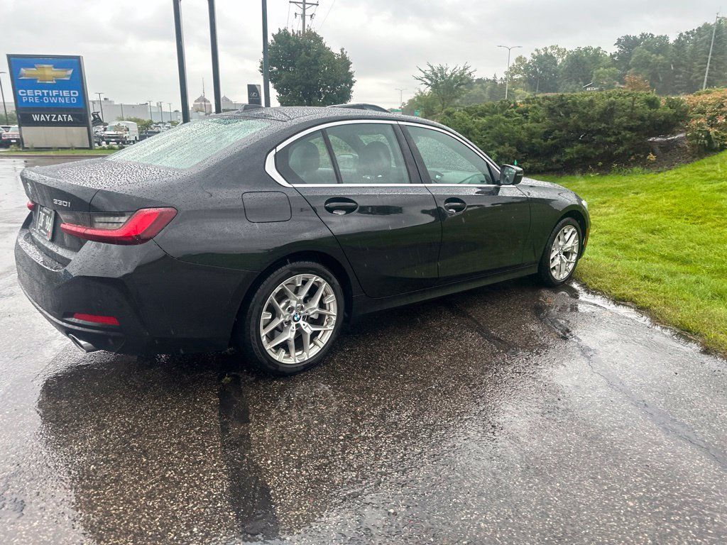 Used 2025 BMW 330i xDrive Sedan AWD/4WD image 10