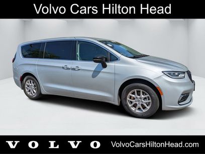 Used 2024 Chrysler Pacifica Touring-L