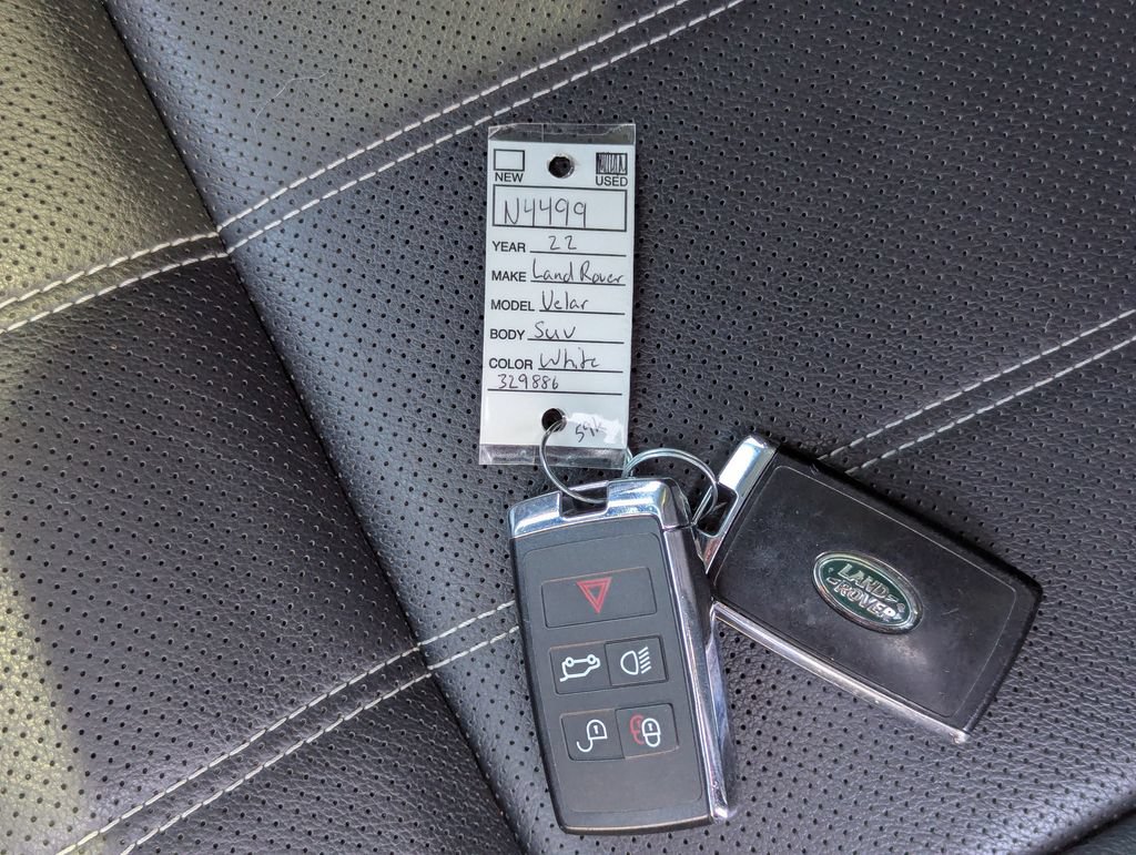 Used 2022 Land Rover Range Rover Velar R-Dynamic S AWD/4WD image 39