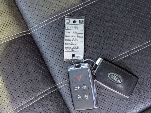 Used 2022 Land Rover Range Rover Velar R-Dynamic S AWD/4WD image 39