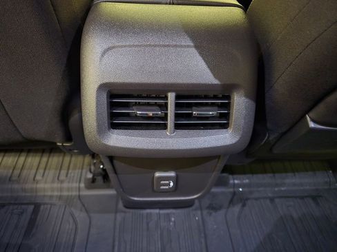 Used 2023 GMC Terrain SLE w/ Driver Convenience Package image 31