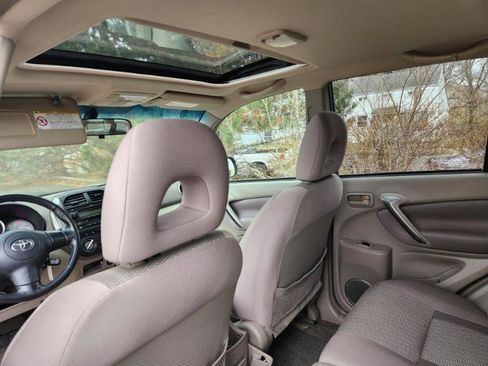 Used 2004 Toyota RAV4 2WD image 10