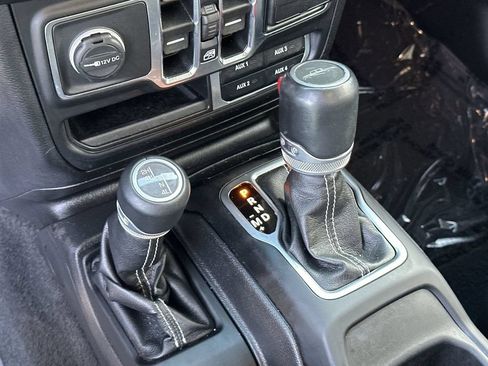 Used 2021 Jeep Gladiator Overland AWD/4WD image 20