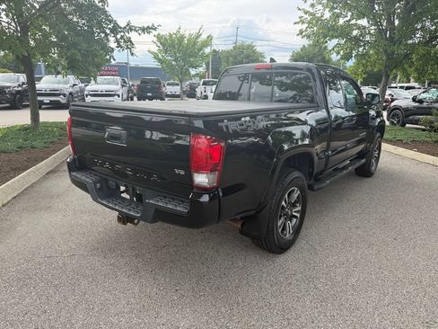 Used 2017 Toyota Tacoma TRD Sport w/ Tow Package (A/T) AWD/4WD image 4