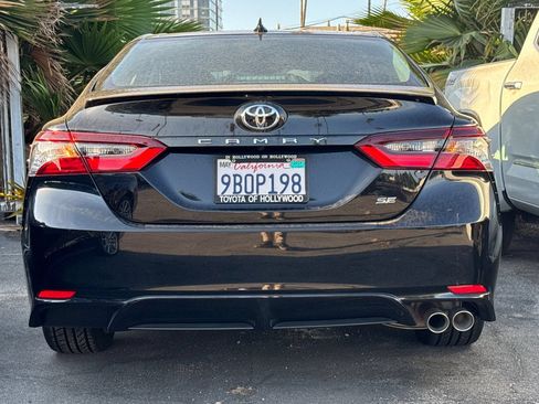 Used 2022 Toyota Camry SE w/ Carpet Mat Package (TMS) FWD image 6