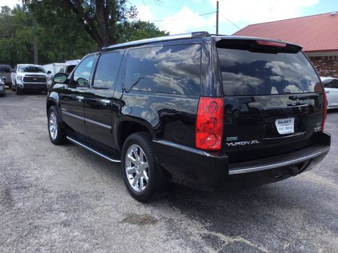 Used 2010 GMC Yukon XL Denali AWD/4WD image 4