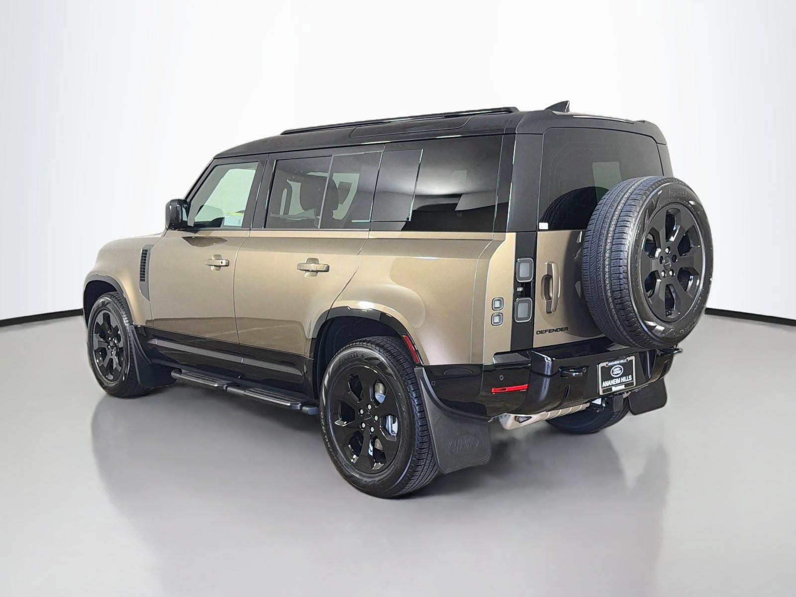 New 2026 Land Rover Defender 110 X-Dynamic SE AWD/4WD image 3
