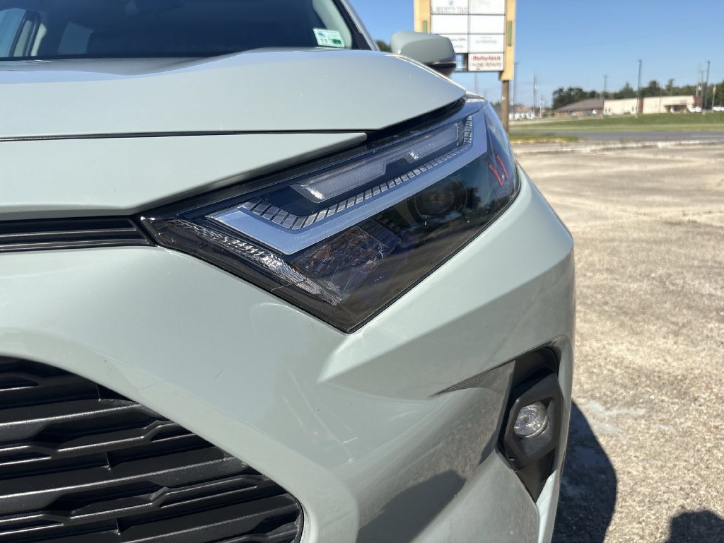 Used 2023 Toyota RAV4 XLE Premium FWD image 10