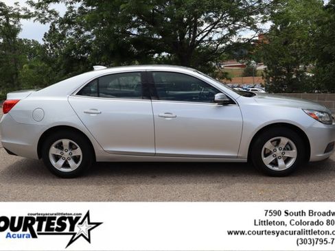 Used 2016 Chevrolet Malibu LT FWD image 7