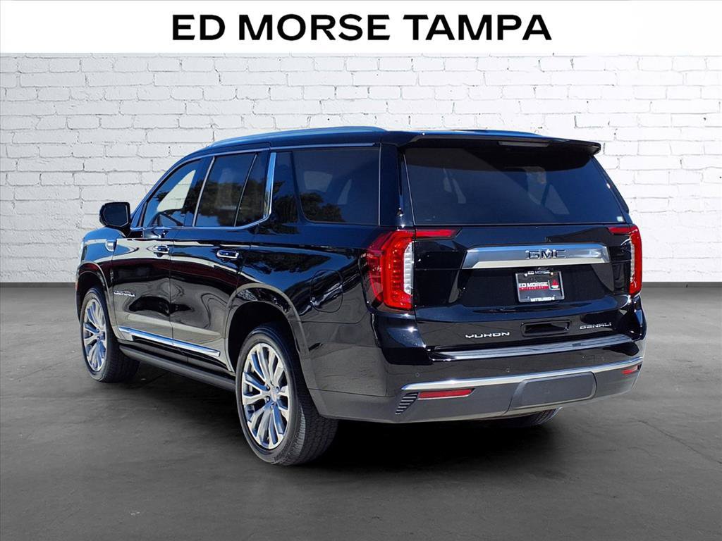 Used 2022 GMC Yukon Denali w/ Denali Premium Package AWD/4WD image 3