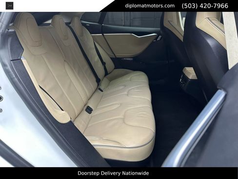 Used 2013 Tesla Model S Performance image 21