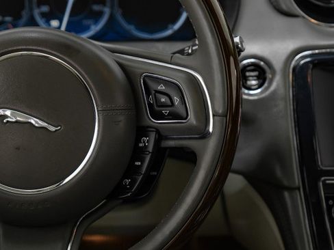 Used 2012 Jaguar XJ L image 15