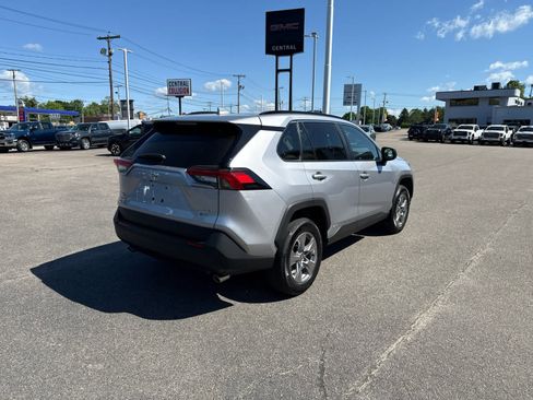 Used 2025 Toyota RAV4 LE AWD/4WD image 5