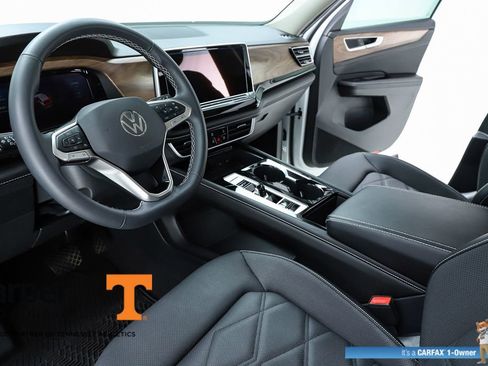Used 2024 Volkswagen Atlas SE image 19