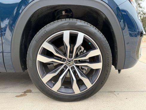 Used 2022 Volkswagen Atlas SEL Premium image 9