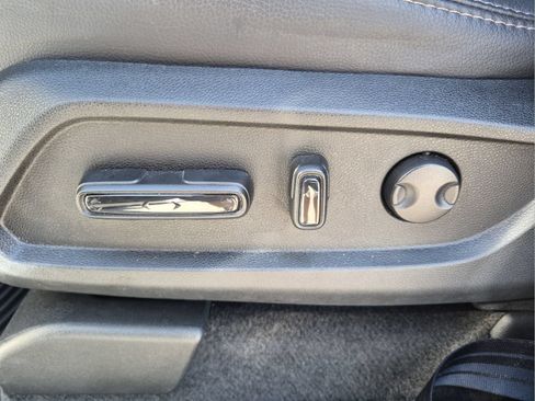Certified 2025 Honda Pilot Touring image 14