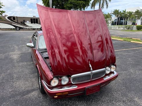 Used 1999 Jaguar XJ8 L RWD image 29