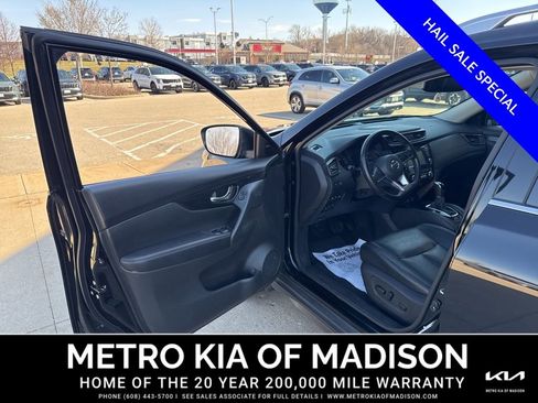 Used 2018 Nissan Rogue SL w/ Premium Package AWD/4WD image 10