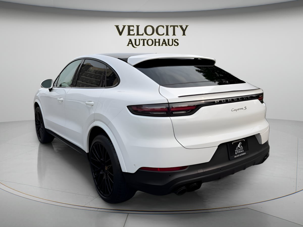 Used 2022 Porsche Cayenne S Platinum AWD/4WD image 5