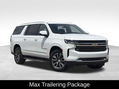 Used 2021 Chevrolet Suburban LT w/ LT Signature Package AWD/4WD image 2