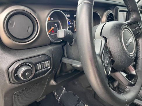 Used 2018 Jeep Wrangler Unlimited Sport S image 12