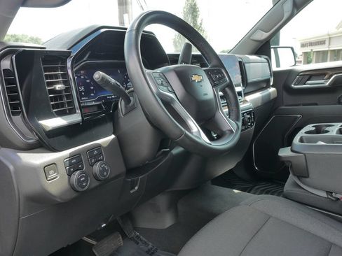 Used 2024 Chevrolet Silverado 1500 LT AWD/4WD image 20