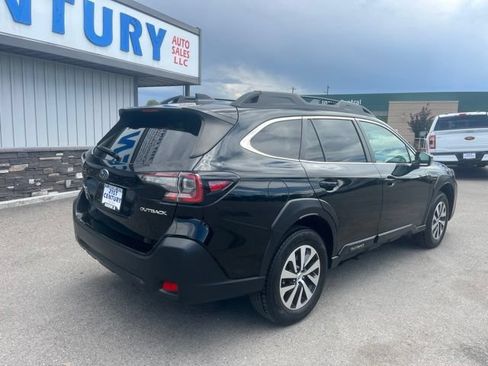 Used 2024 Subaru Outback Premium AWD/4WD image 13
