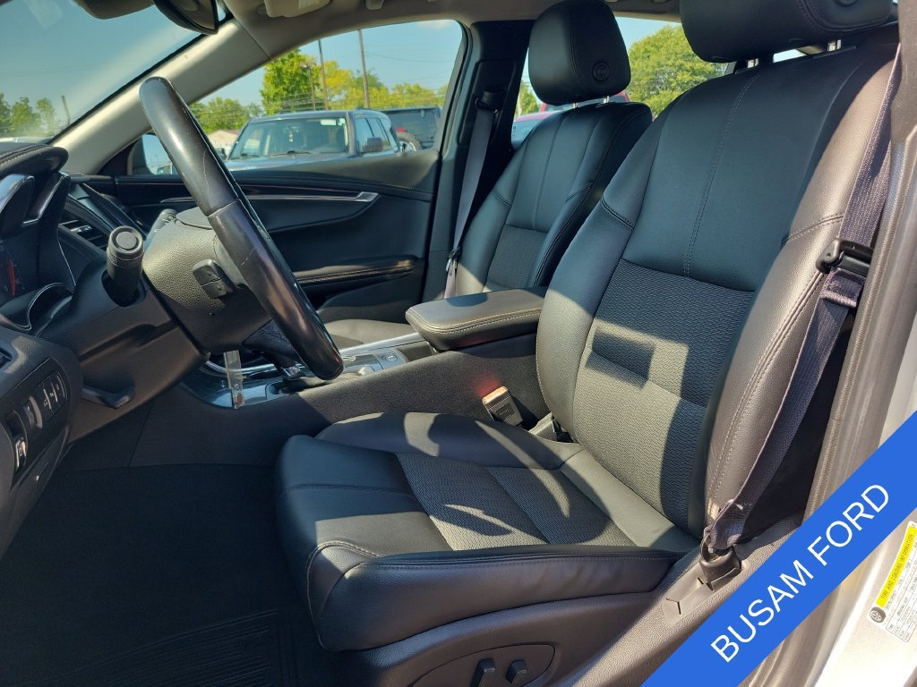 Used 2017 Chevrolet Impala LT w/ Convenience Package FWD image 12