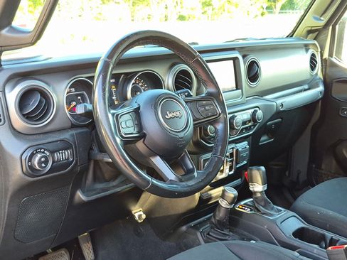 Used 2021 Jeep Gladiator Sport AWD/4WD image 12