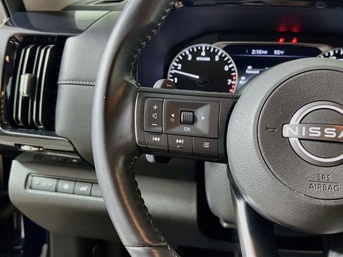 Used 2025 Nissan Pathfinder SV FWD image 19