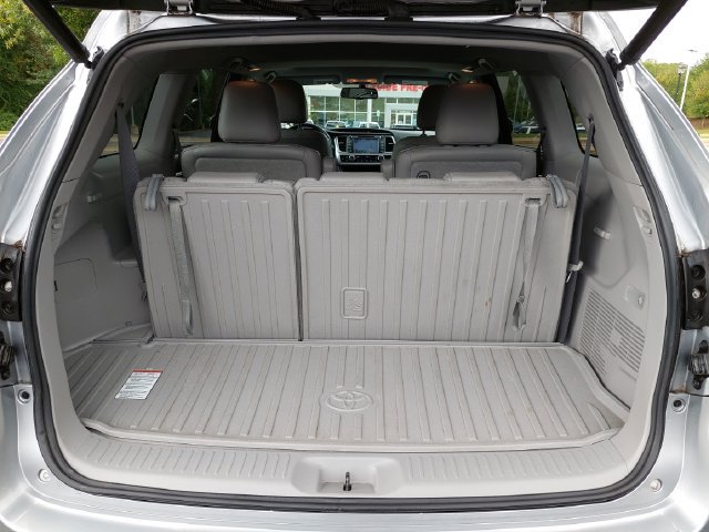 Used 2016 Toyota Highlander Limited AWD/4WD image 40