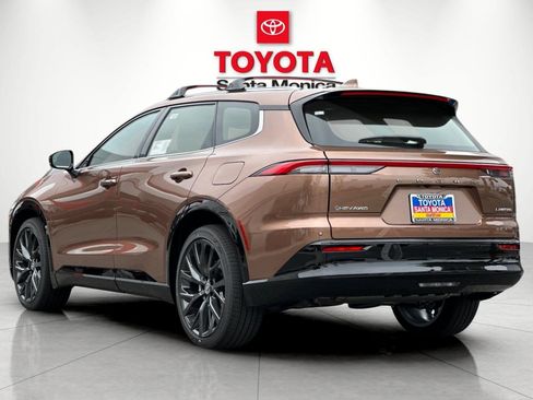 New 2025 Toyota Crown Signia image 5