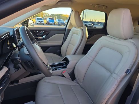 Used 2022 Lincoln Corsair AWD w/ Equipment Group 101A image 25